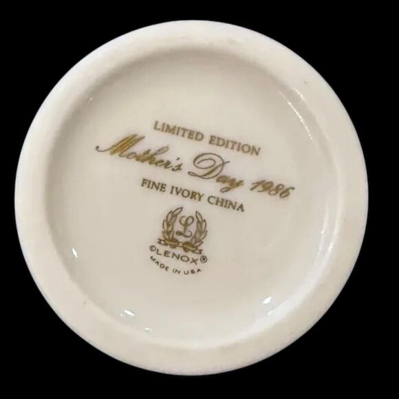 Vintage 1986 Lenox Limited Edition Fine Ivory China Mother's Day Vase - Picture 10 of 10